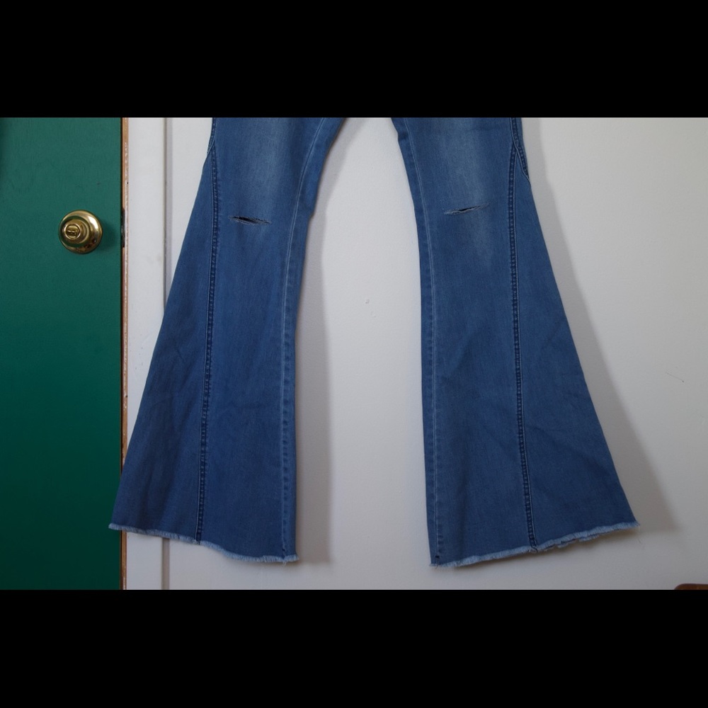 Jegging Bell Bottom Jeans (Size Medium)